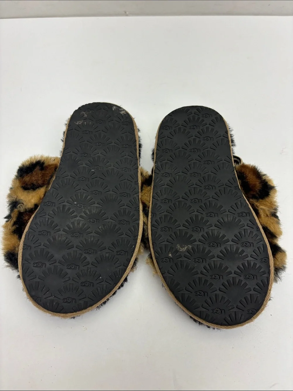 UGG Kids Faux Fur Leopard Slide Sandals, SZ 9 toddler girl, box 73